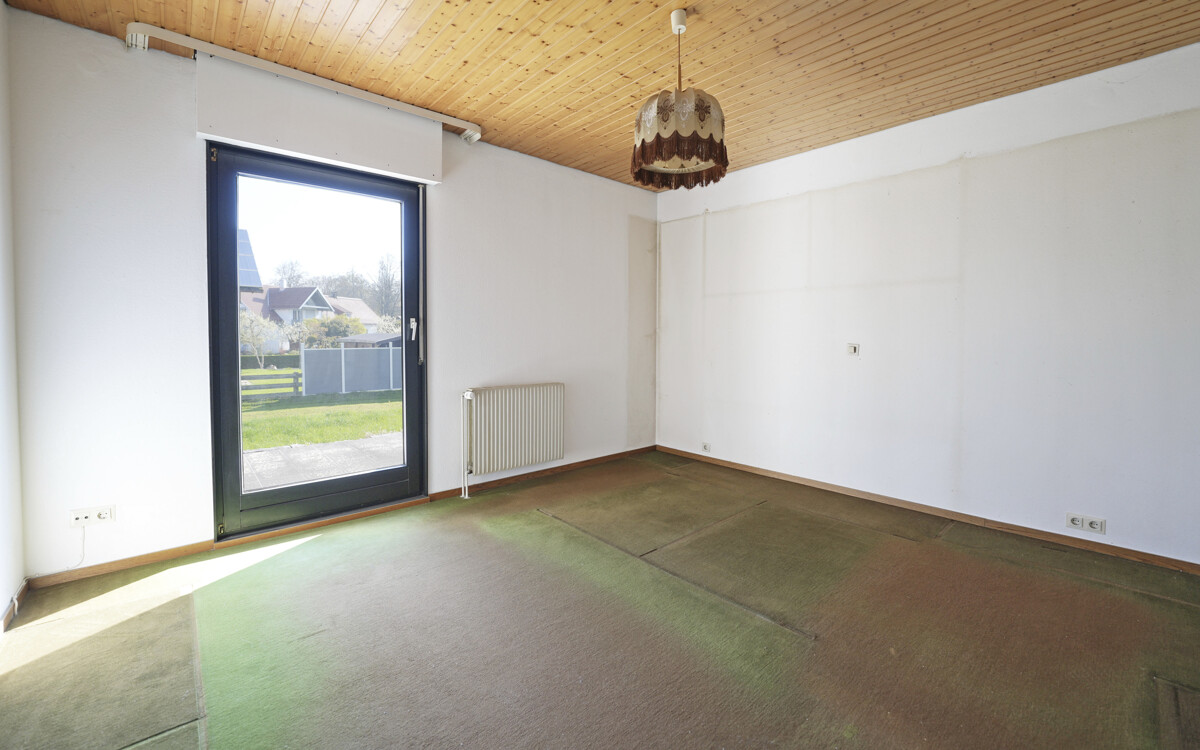 Aus Alt mach Neu: Sanierungsbedürftiger Bungalow in Altdorf