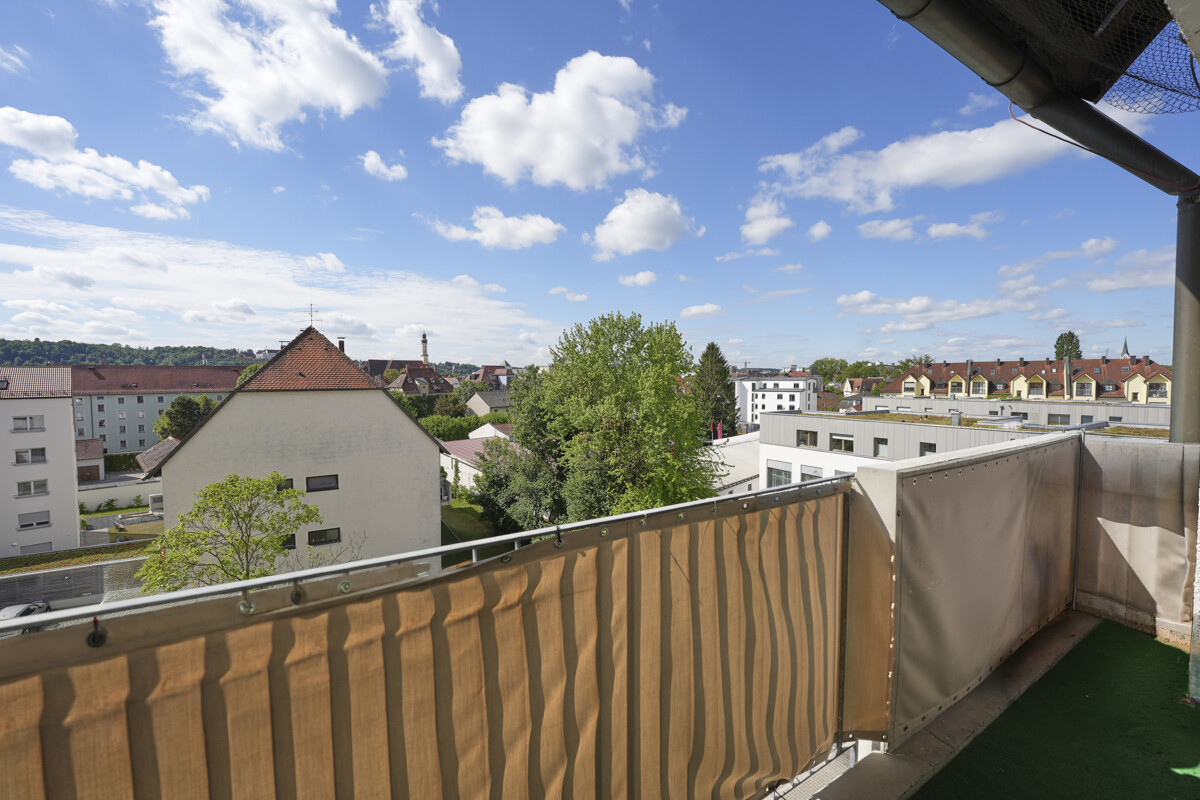 Ausblick genießen! 
Vermietete 3,5-Zimmer-Wohnung mit Balkon – Nähe Bahnhof