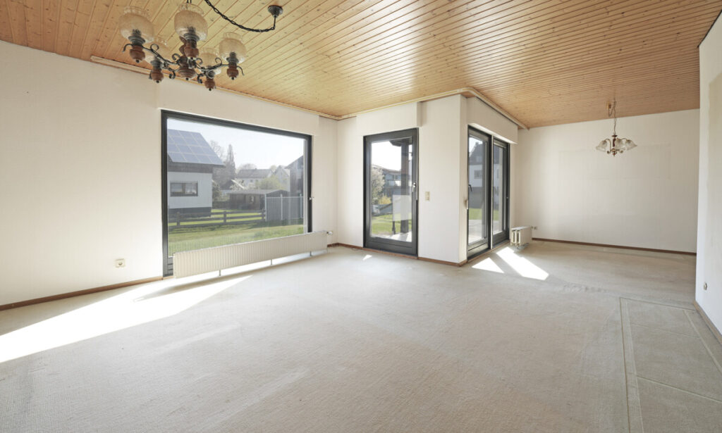 Aus Alt mach Neu: Sanierungsbedürftiger Bungalow in Altdorf