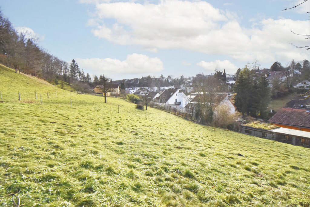 Verwirklichen Sie Ihren Wohntraum: Baugrundstück mit Weitblick am Landshuter Hofberg
