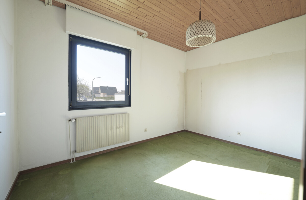 Aus Alt mach Neu: Sanierungsbedürftiger Bungalow in Altdorf